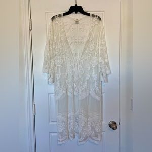 White lace cover up, Size L